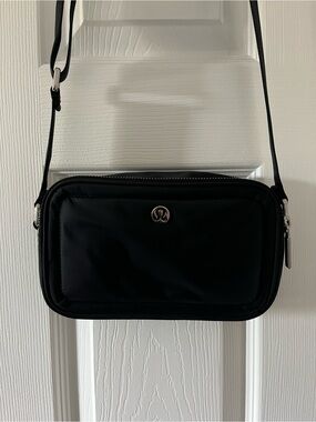 lululemon athletica Black Nylon Crossbody Messenger